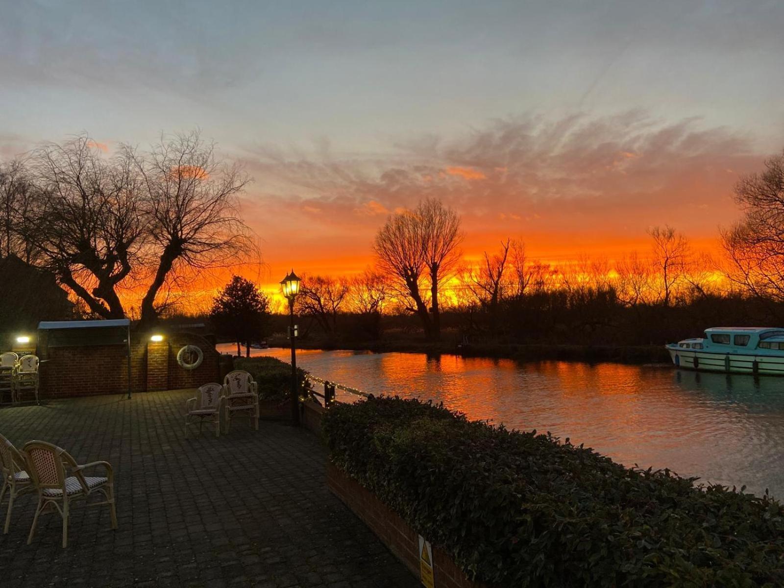 Waveney House Hotel Beccles Esterno foto