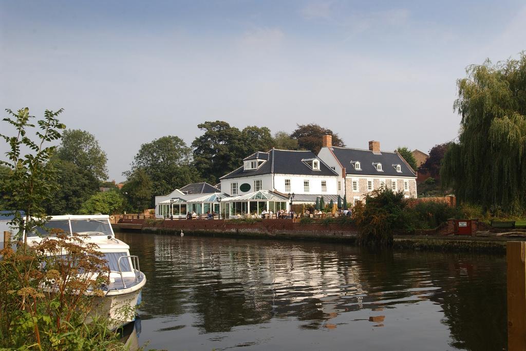 Waveney House Hotel Beccles Esterno foto